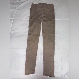 Harmony & Balance Medium Ribbed Leggings in Gray